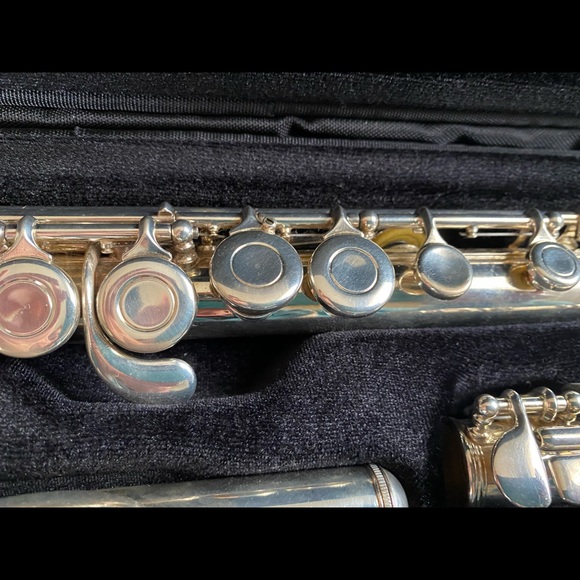 Artley Closed Hole Flute- Mint condition - Picture 3 of 3